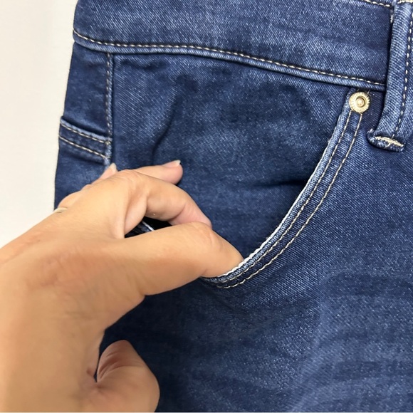 Lee Women’s Medium Denim Pencil Skirt Knee Length Stretchy Academia office work - Picture 3 of 8